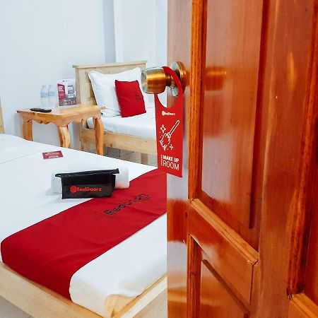 Hotel Reddoorz Near Ramiro Community Hospital Totolan Exterior foto