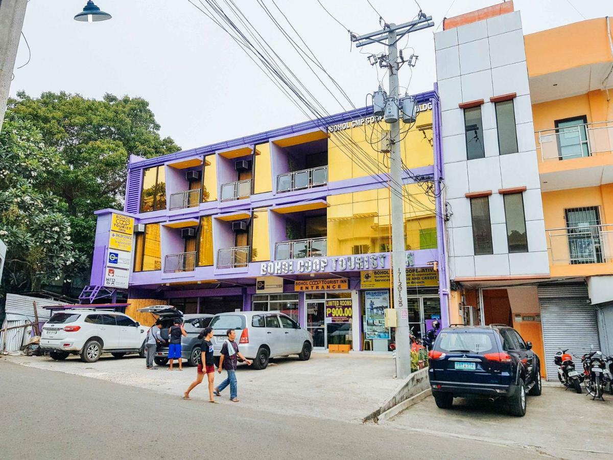 Hotel Reddoorz Near Ramiro Community Hospital Totolan Exterior foto