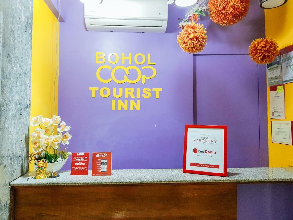 Hotel Reddoorz Near Ramiro Community Hospital Totolan Exterior foto