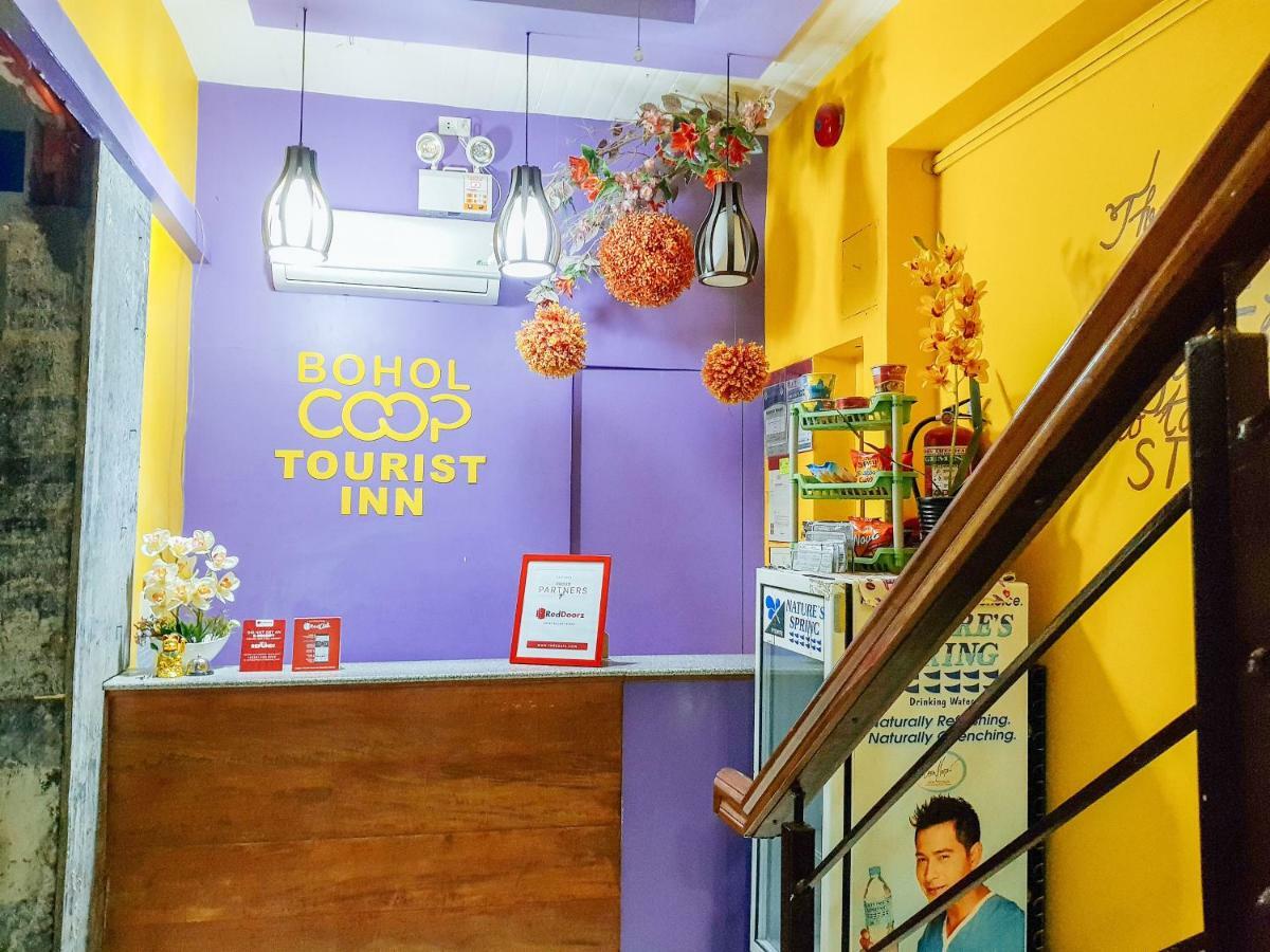 Hotel Reddoorz Near Ramiro Community Hospital Totolan Exterior foto